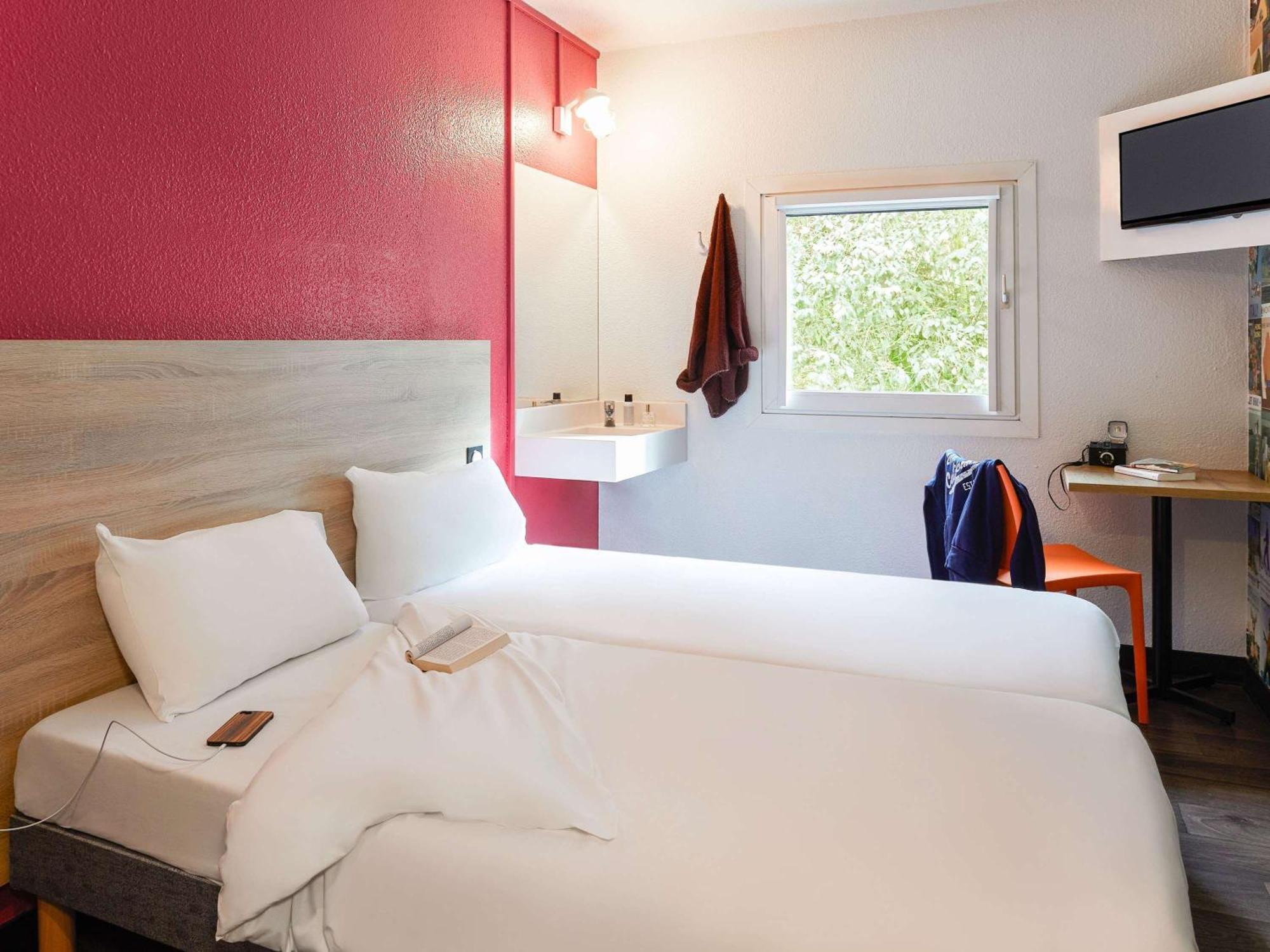 Hotelf1 Nimes Ouest ภายนอก รูปภาพ