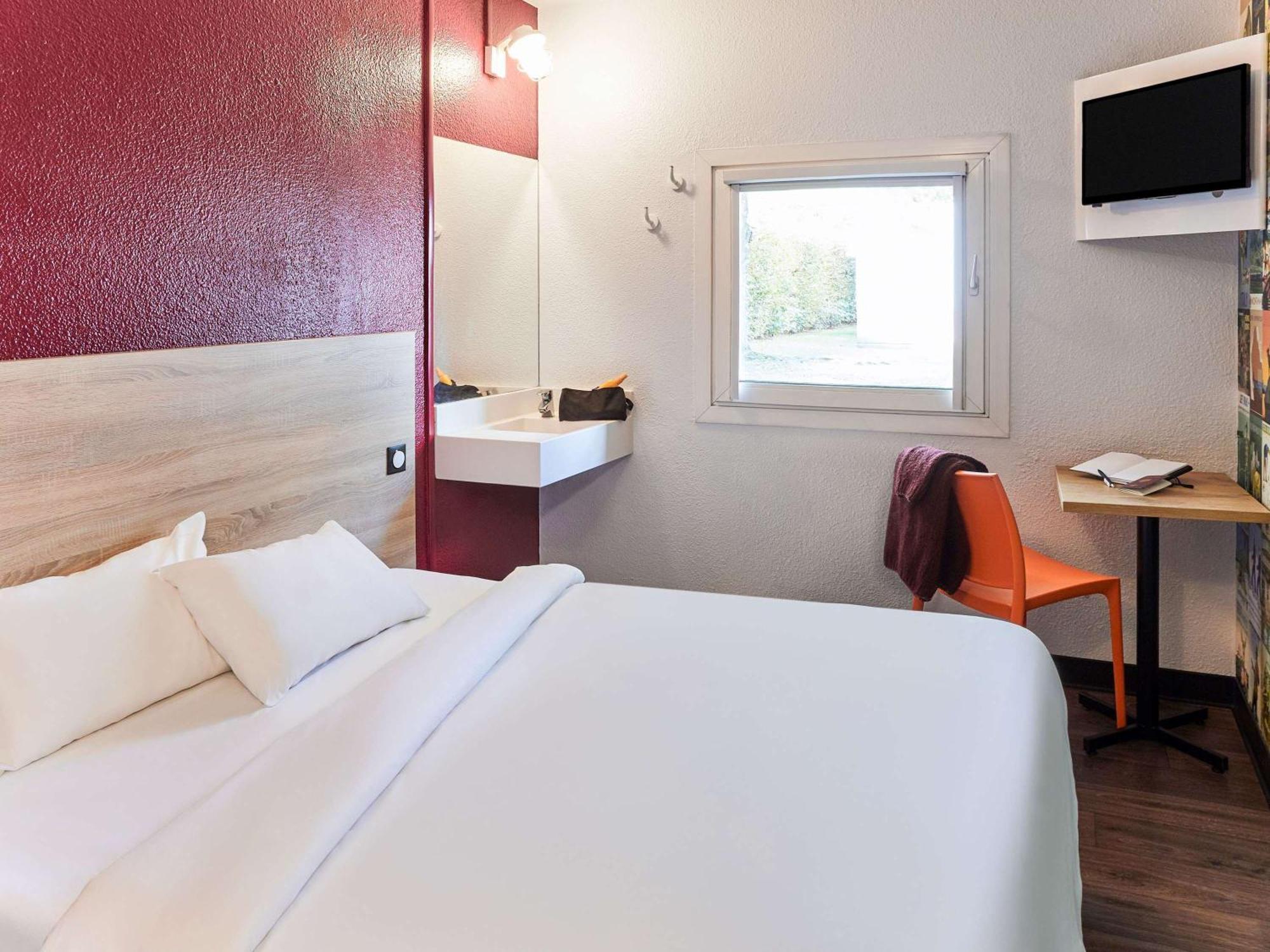 Hotelf1 Nimes Ouest ภายนอก รูปภาพ