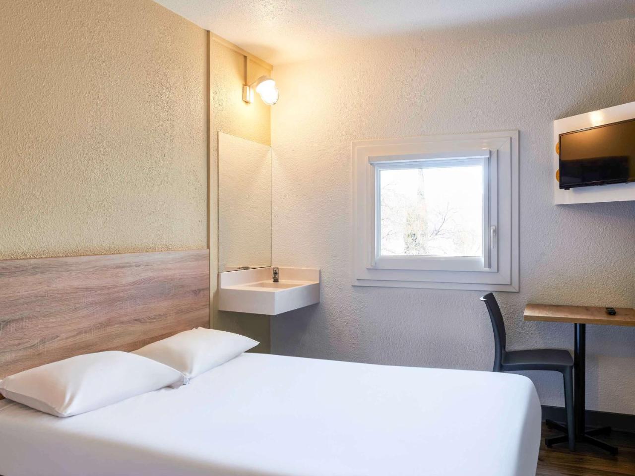 Hotelf1 Nimes Ouest ภายนอก รูปภาพ